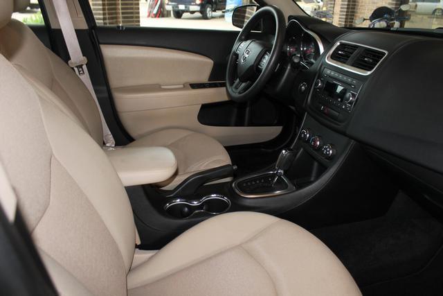 Dodge Avenger 2012 photo 20
