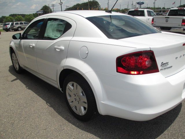 Dodge Avenger LS Flex Fuel 4x4 This Is One Of Our Best Bargains Sedan