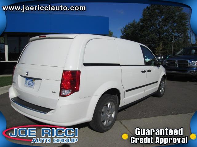 Dodge C-V 2012 photo 2