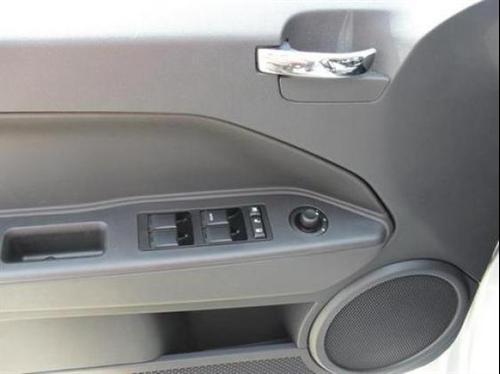 Dodge Caliber 2009 photo 3