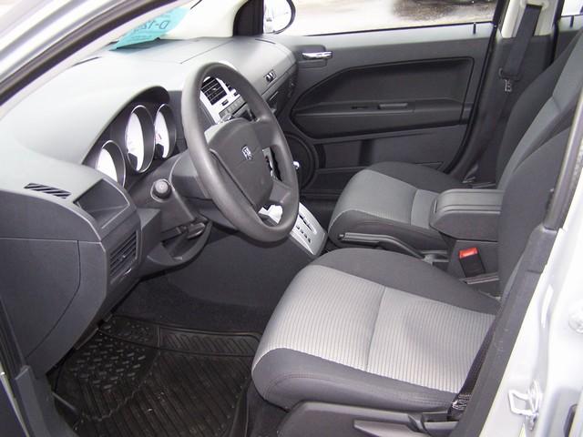 Dodge Caliber 2009 photo 3