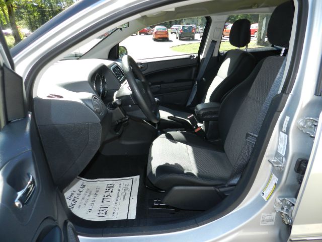 Dodge Caliber 2010 photo 3