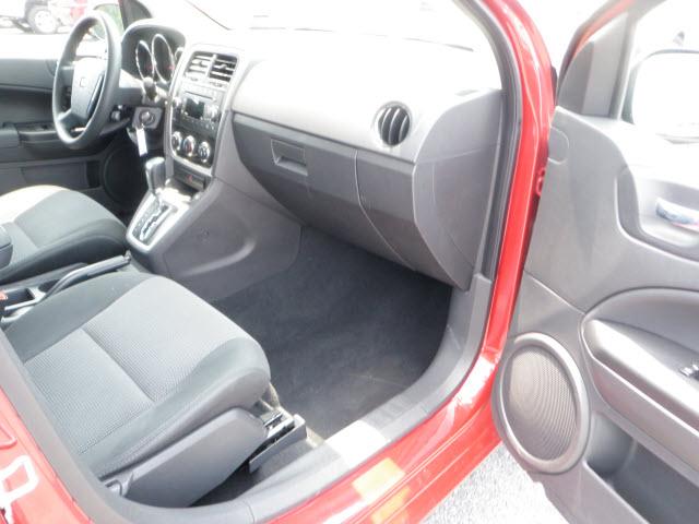 Dodge Caliber 2010 photo 4