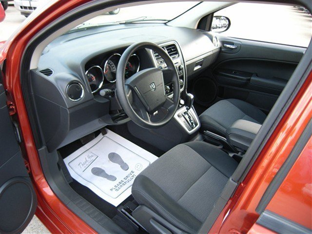 Dodge Caliber 2010 photo 1