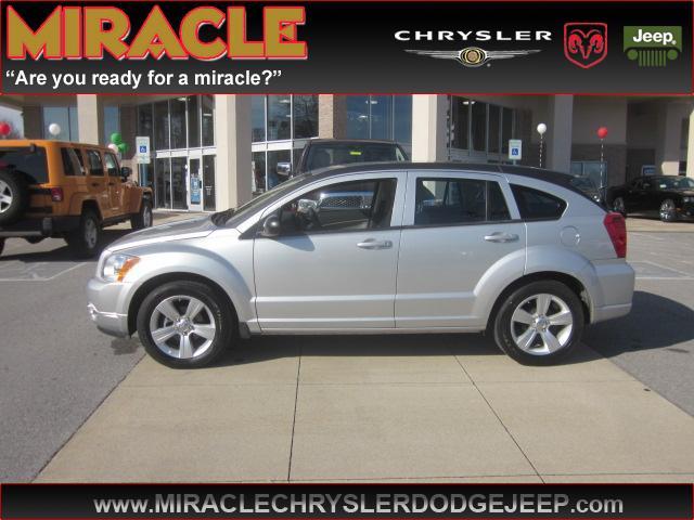 Dodge Caliber 2.5i Premium DVD Hatchback
