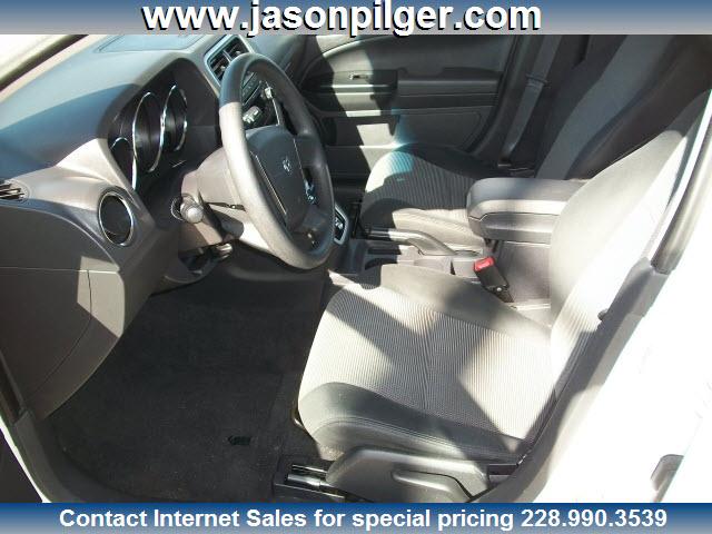 Dodge Caliber 2010 photo 3