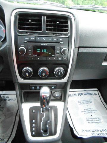 Dodge Caliber 2010 photo 25