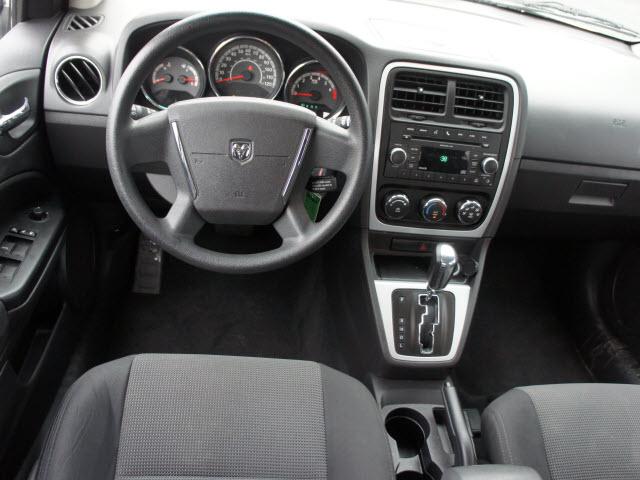 Dodge Caliber 2010 photo 2