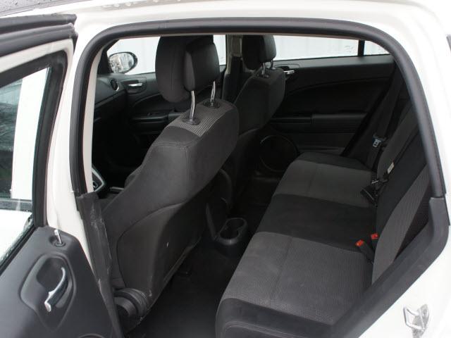 Dodge Caliber 2010 photo 3