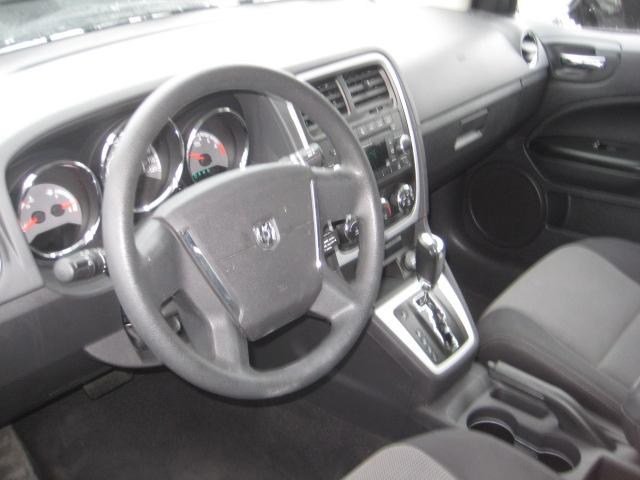 Dodge Caliber 2010 photo 3