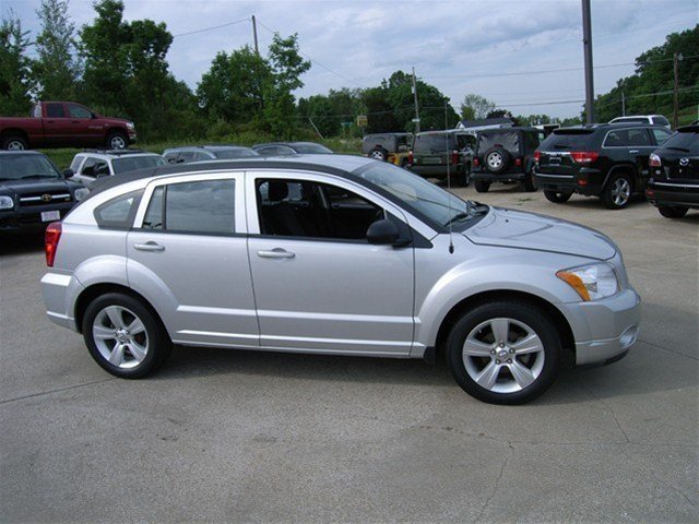 Dodge Caliber 2010 photo 2