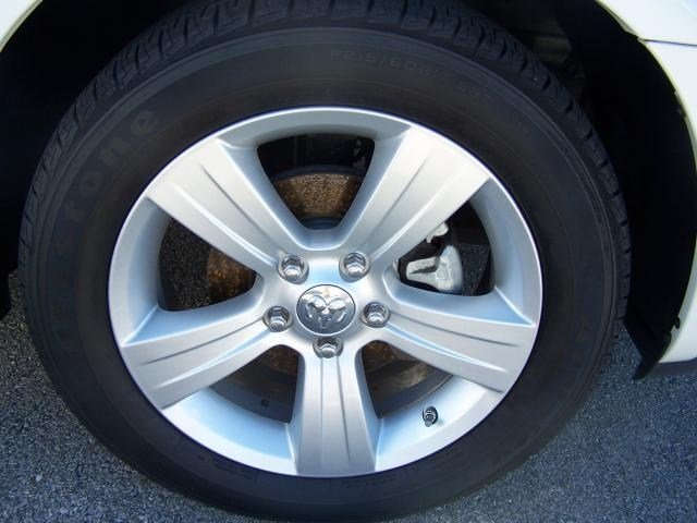 Dodge Caliber 2010 photo 3