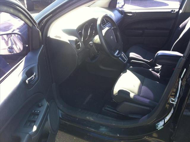 Dodge Caliber 2010 photo 3