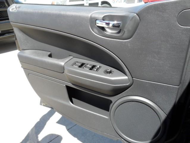 Dodge Caliber 2011 photo 1