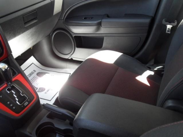 Dodge Caliber 2011 photo 2