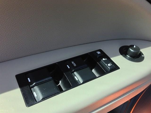 Dodge Caliber 2011 photo 8