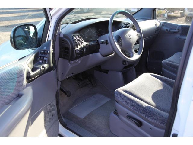 Dodge Caravan 1996 photo 2