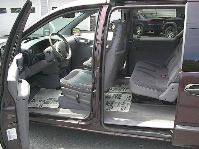 Dodge Caravan 1997 photo 2
