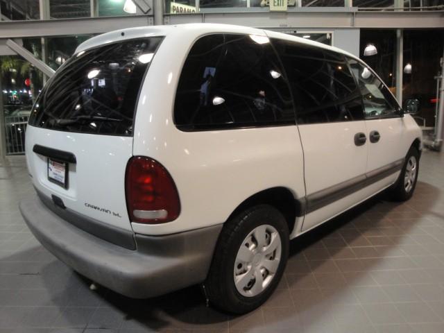 Dodge Caravan 1998 photo 1
