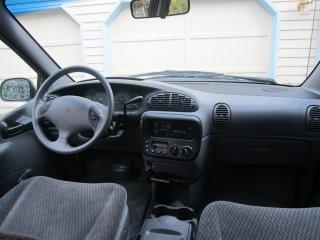 Dodge Caravan 1998 photo 2