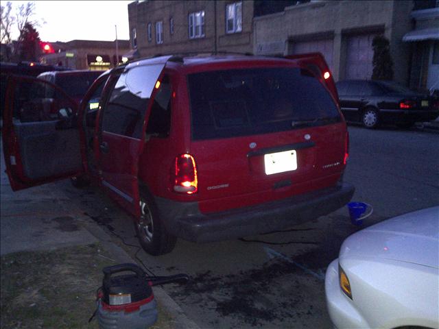 Dodge Caravan 1998 photo 1