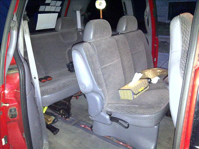 Dodge Caravan 1998 photo 3