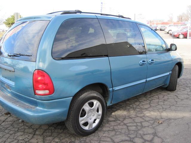 Dodge Caravan 1999 photo 2