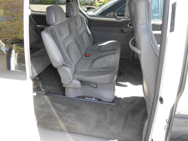 Dodge Caravan 1999 photo 2