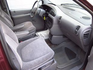 Dodge Caravan 1999 photo 2