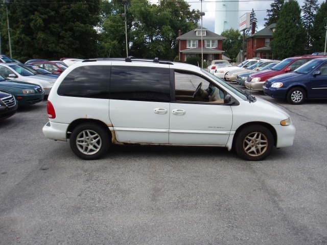 Dodge Caravan 1999 photo 2