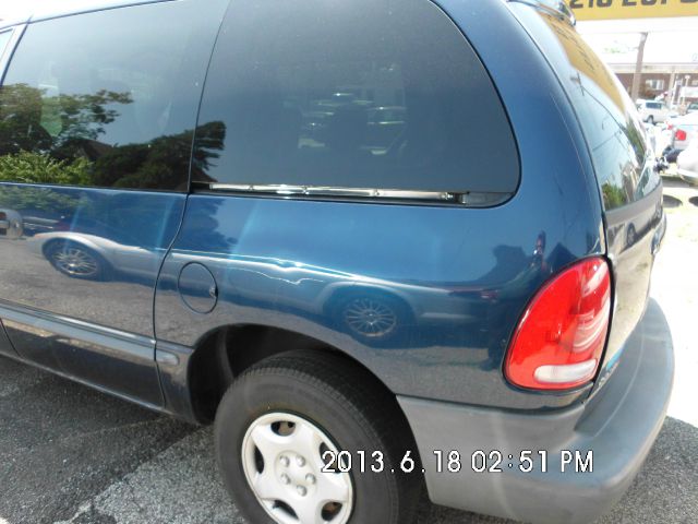 Dodge Caravan 2000 photo 2
