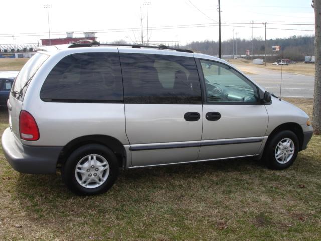 Dodge Caravan 2000 photo 2