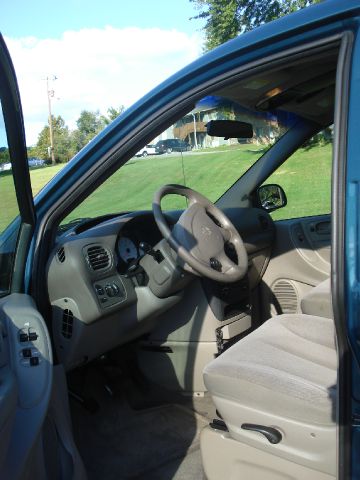Dodge Caravan 2001 photo 4