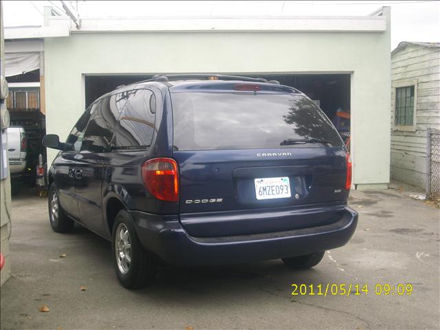 Dodge Caravan 2002 photo 2