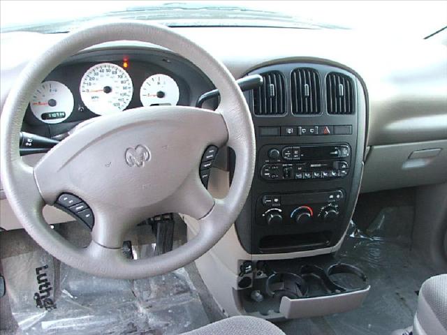Dodge Caravan 2002 photo 2