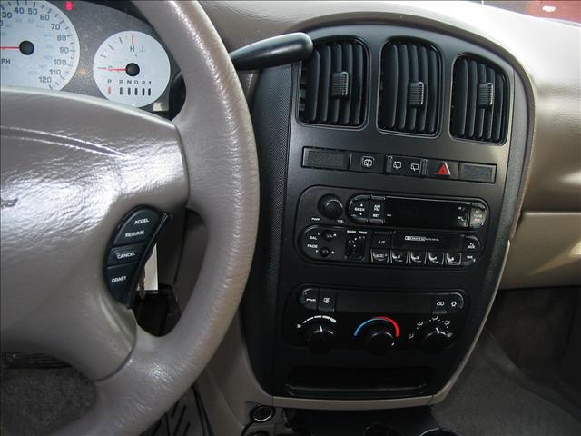 Dodge Caravan 2002 photo 2