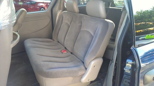 Dodge Caravan 2002 photo 2