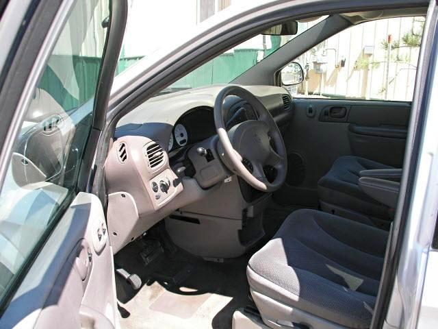 Dodge Caravan 2002 photo 3