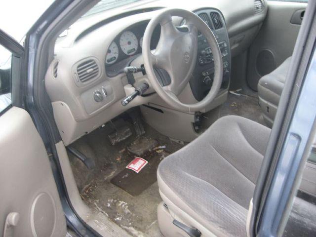 Dodge Caravan 2002 photo 3