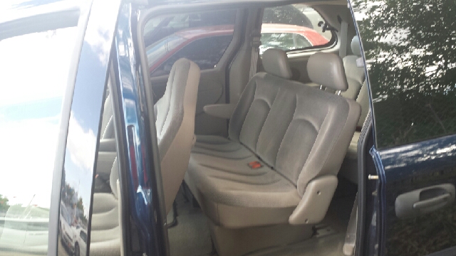 Dodge Caravan 2002 photo 2