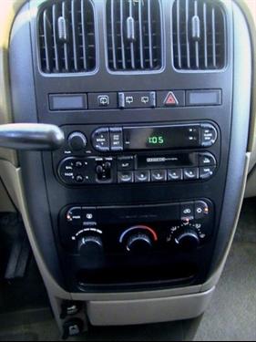 Dodge Caravan 2002 photo 2