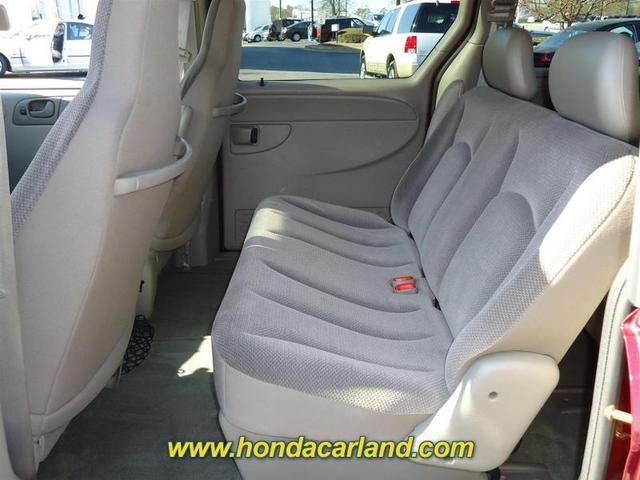 Dodge Caravan 2002 photo 2