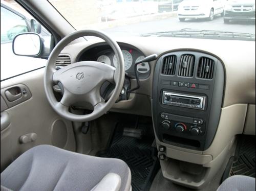 Dodge Caravan 2002 photo 3
