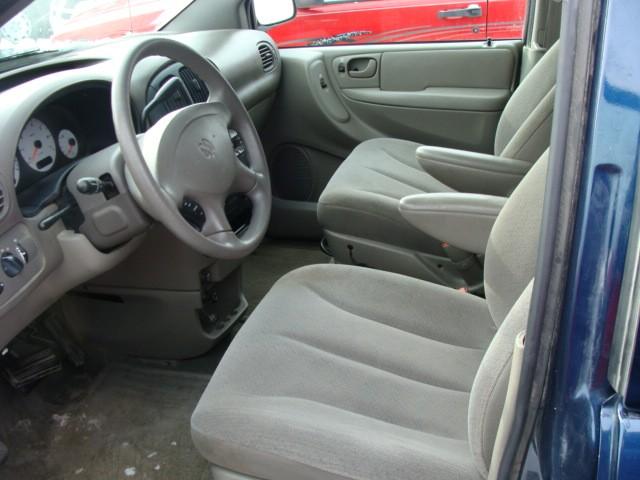 Dodge Caravan 2002 photo 2