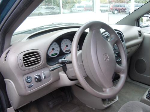 Dodge Caravan 2002 photo 2
