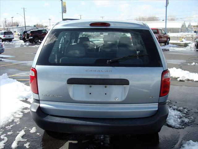 Dodge Caravan 2003 photo 2