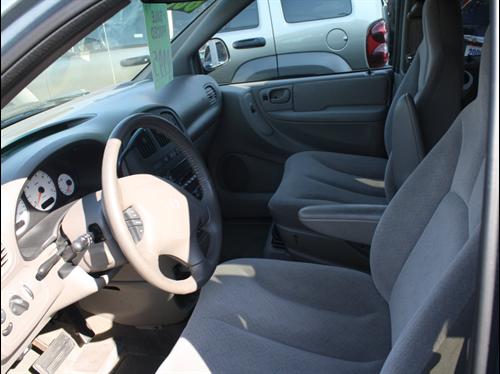 Dodge Caravan 2003 photo 2