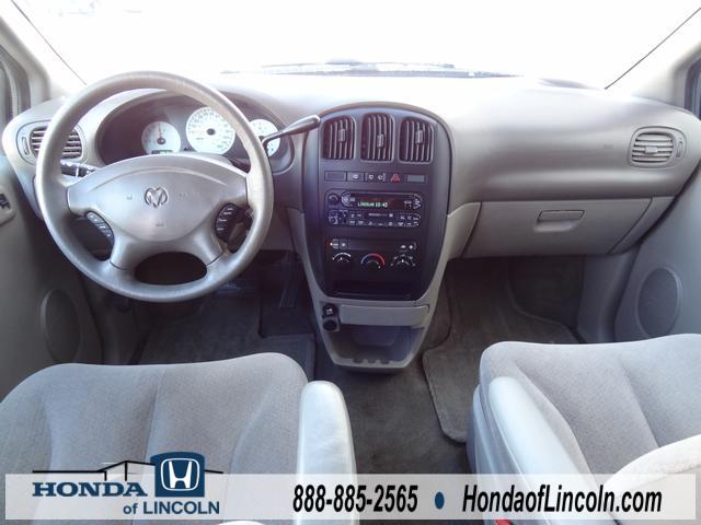 Dodge Caravan 2003 photo 3