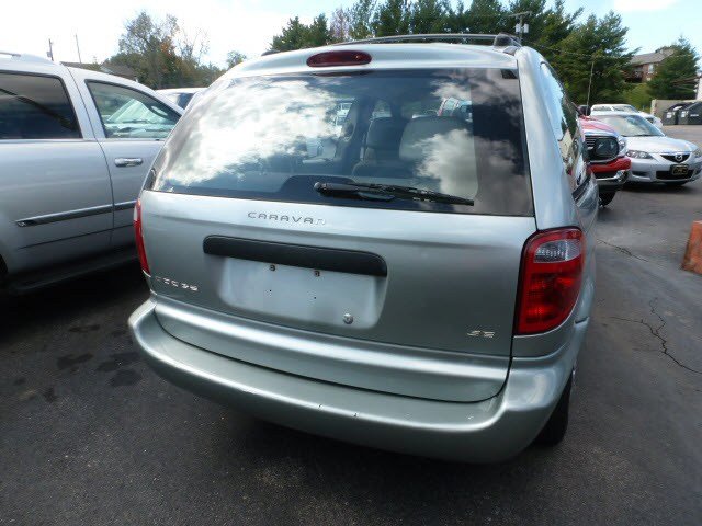 Dodge Caravan 2003 photo 2