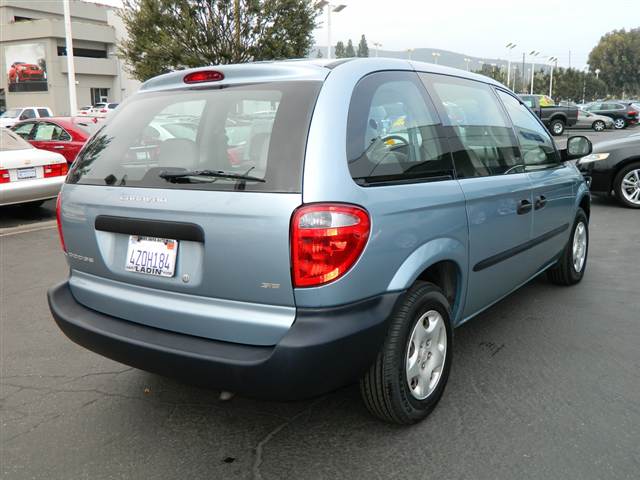 Dodge Caravan 2003 photo 3